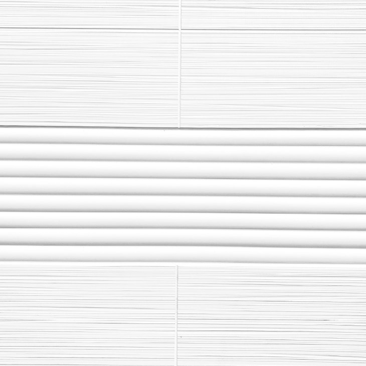 Stacked-Linear-Essence-CloseUp-View-Image